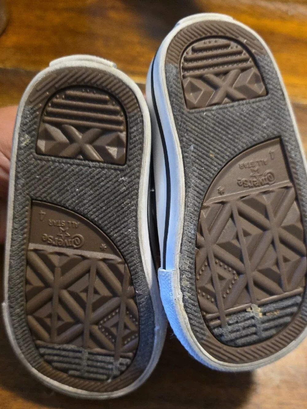 Converse Toddler Low Top Sneakers in Navy and White